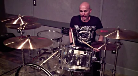 Mike Starr, atual baterista de Ace Frehley, substituirá Pat Torpey na próxima turnê do Mr. Big