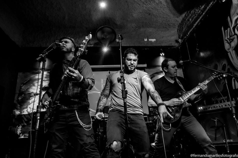 Banda Trend Kill Ghosts