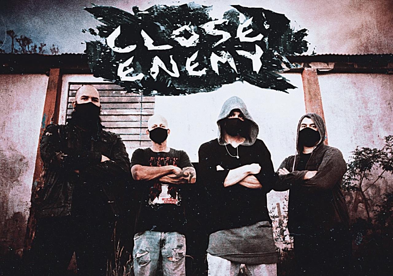 Banda Close Enemy