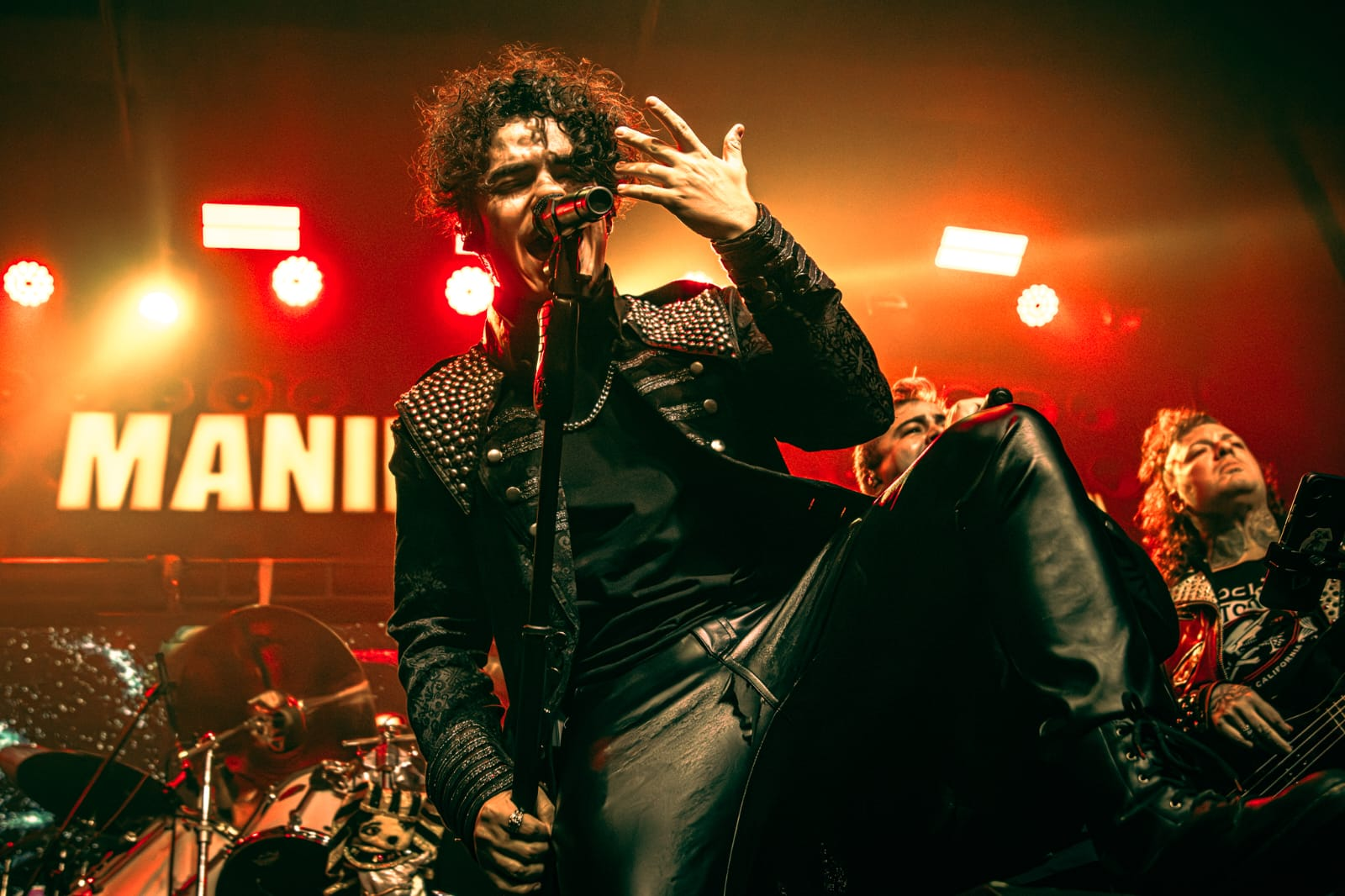 Ian Gonçalves assina com a Combat Records e anuncia novo projeto musical